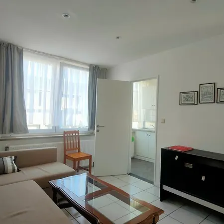 Compact, Wel Enaf For 3 The Flat In Daire Anvers